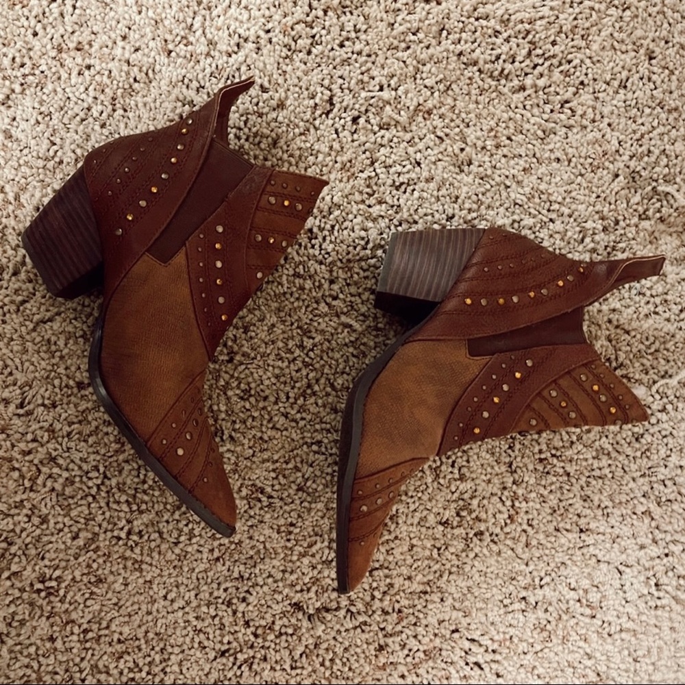 Coconuts by Matisse brown ankle boots